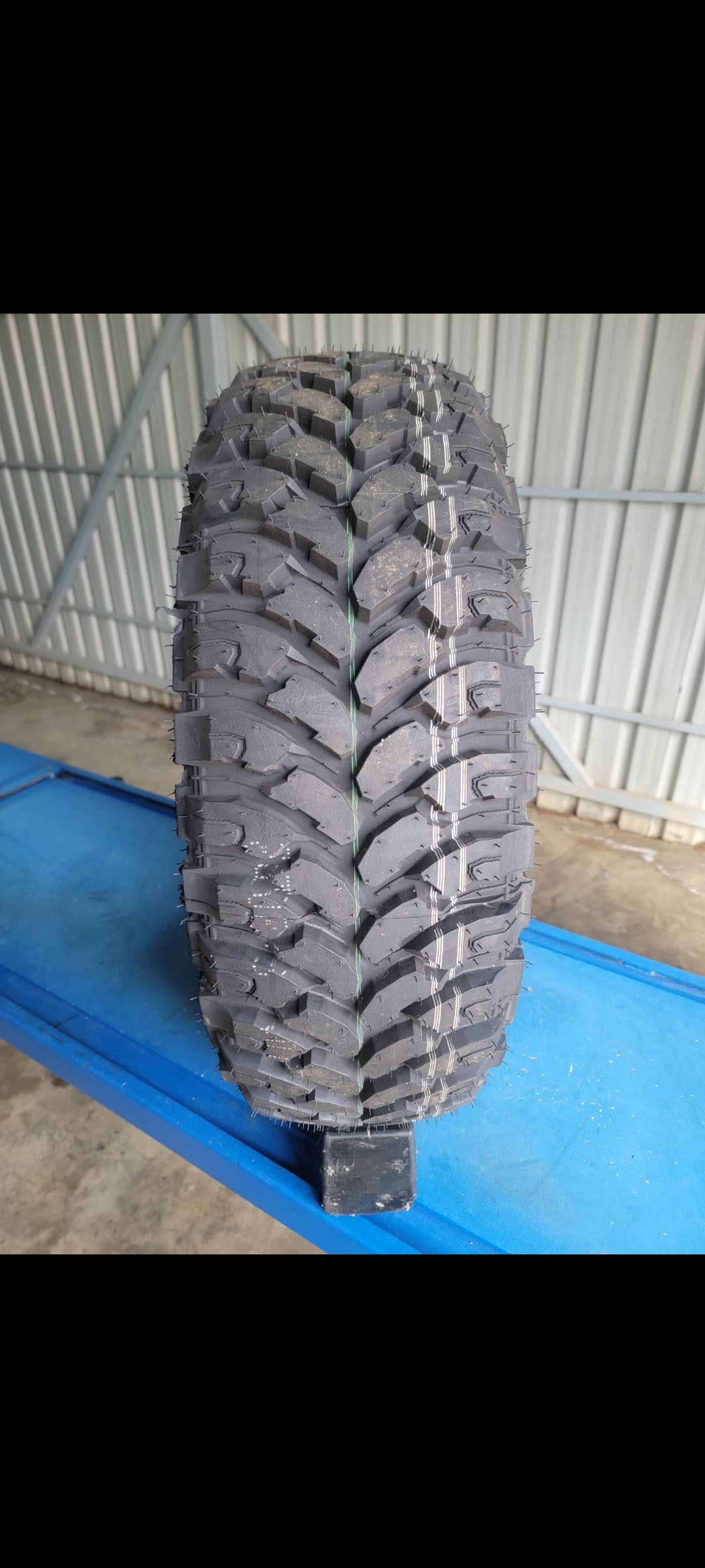 COMFORSER 235/75 R15 MT
