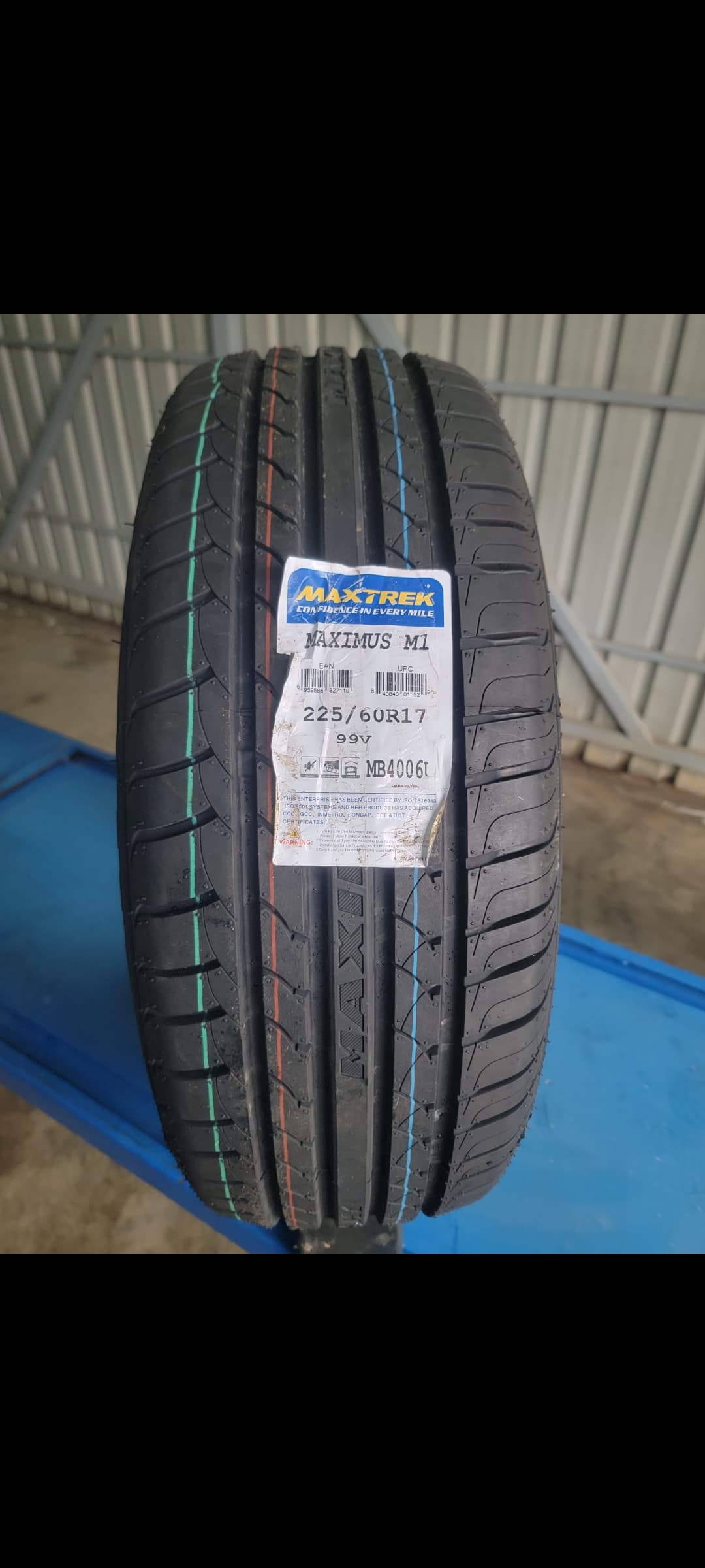 Maxtrek 225/60 R17 HT