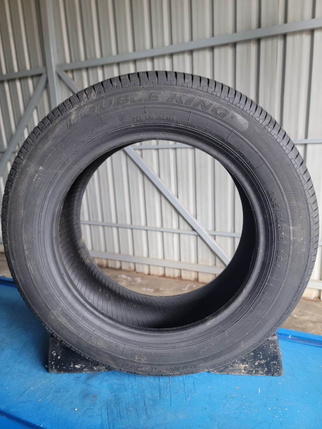 DOUBLE KING 205/60 R16 HT