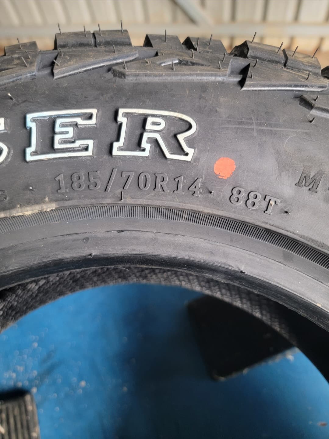 Comforser 185/70 R14 AT