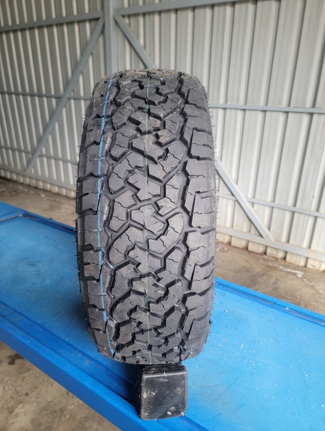 Comforser 205/60 R15 AT